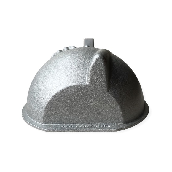 NWOB Nordic Ware Snowman Baking Pan Cast Aluminum Christmas Holiday Mold Cake - Picture 5 of 10